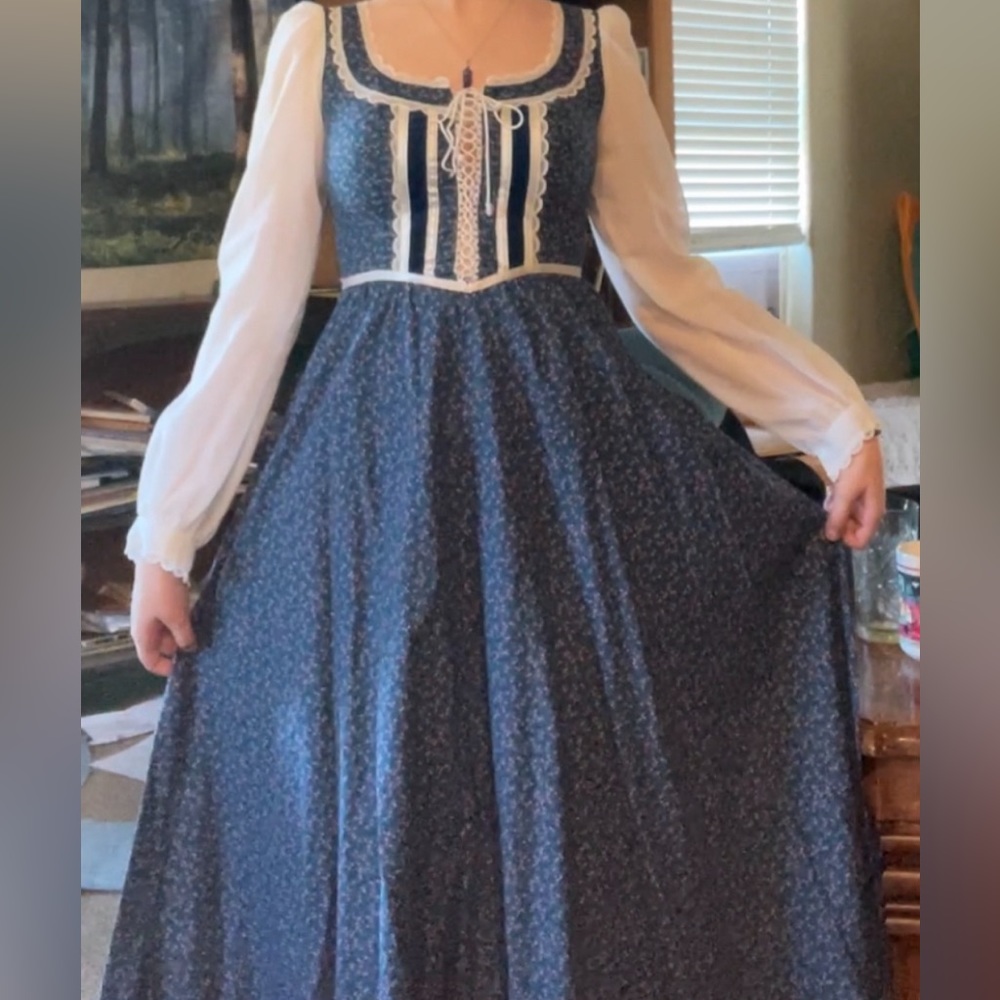 1970s Gunne Sax Dark Blue Floral Calico Prairie Dress